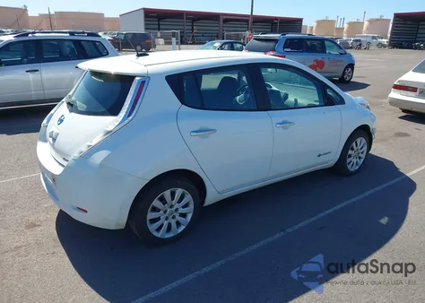 2015 Nissan Leaf S z USA, uszkodzony, nr VIN 1N4AZ0CP8FC303835